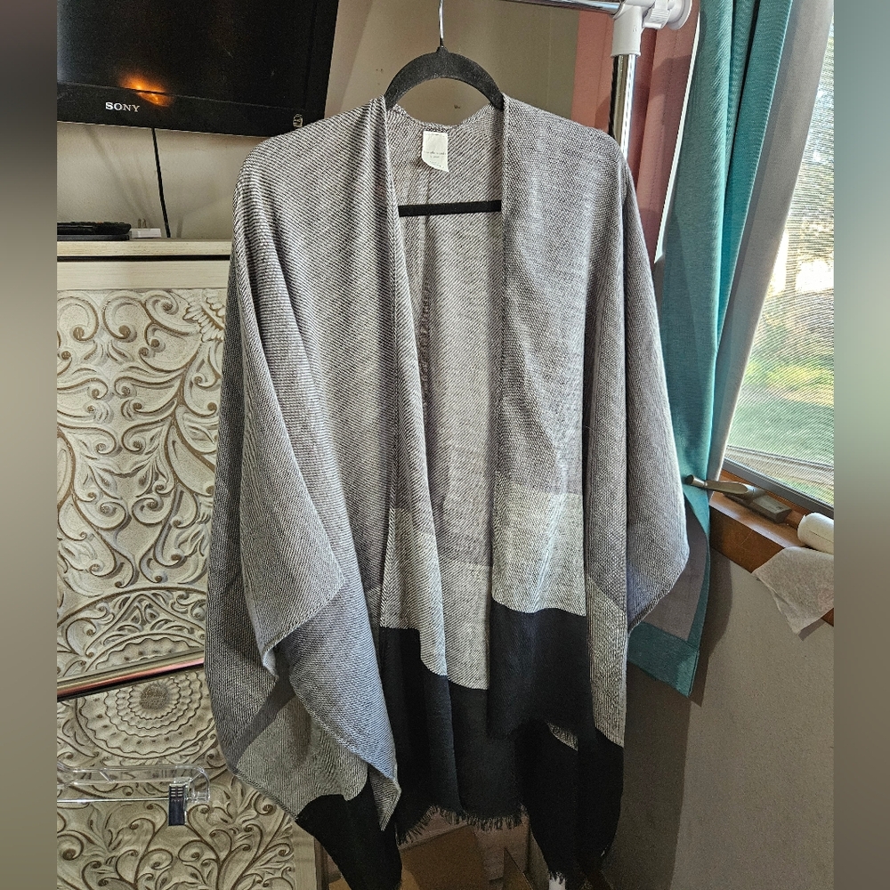 Christopher & Banks One Size Poncho